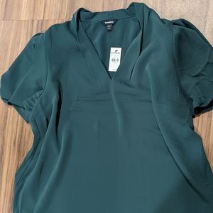 Express -NWT- v neck - puff sleeve top - green - large